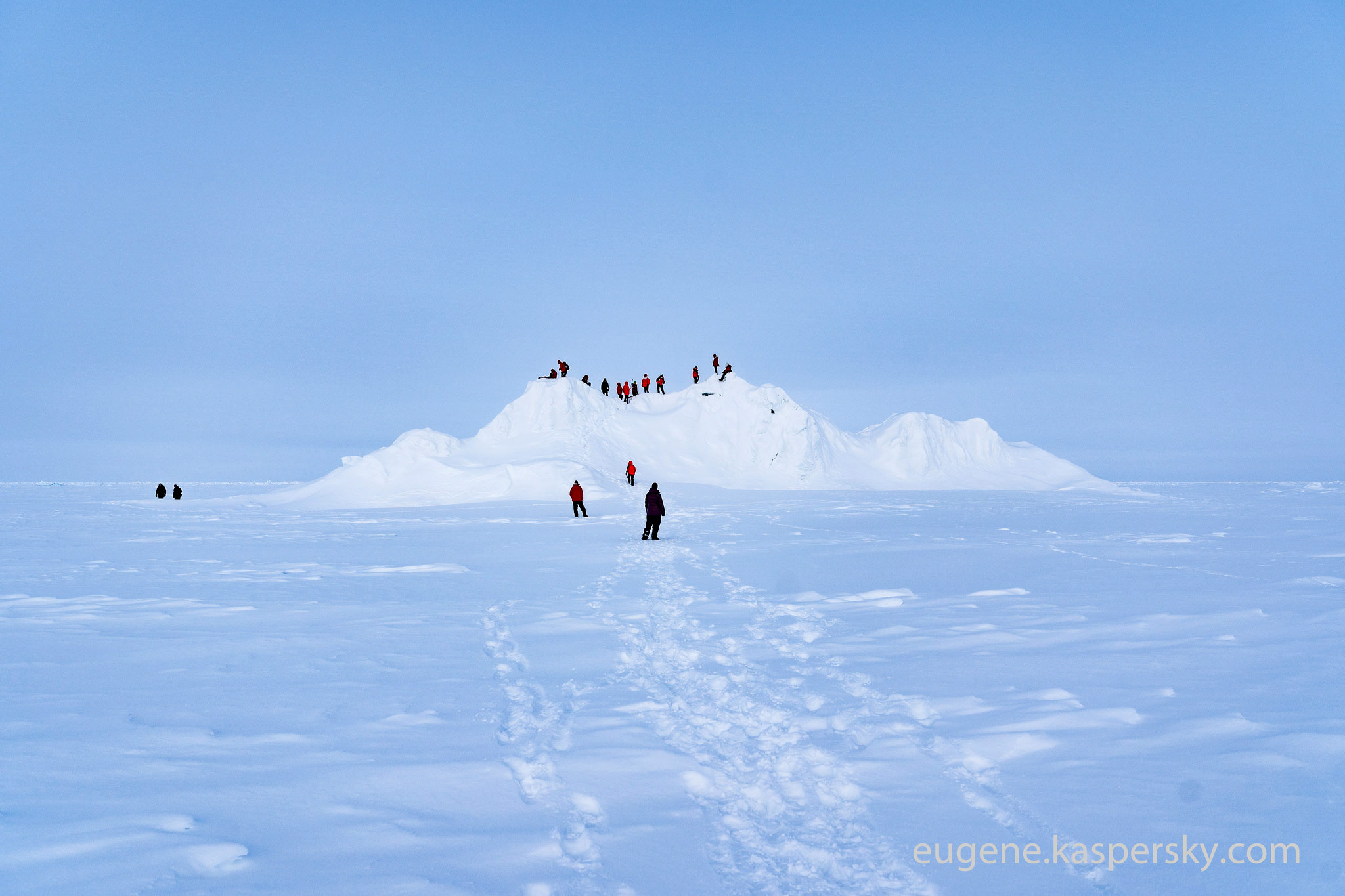 Barneo Camp (North Pole), дрейфующая станция Барнео (Северный Полюс)